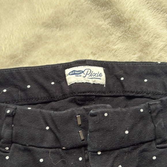 Old Navy Pixie Pants Black Polka Dot Ankle Pants | 95% Cotton Stretch Trousers - Picture 4 of 6
